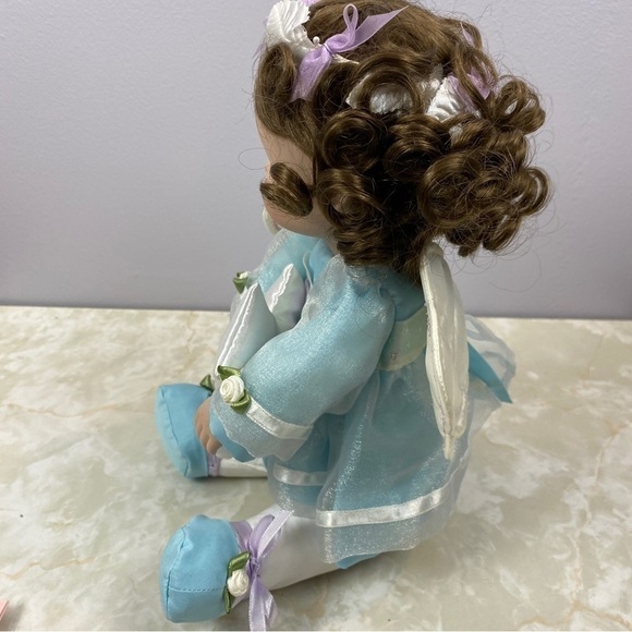 The Ashton Drake Galleries Precious Moments Blessings of Faith Doll - Picture 9 of 12